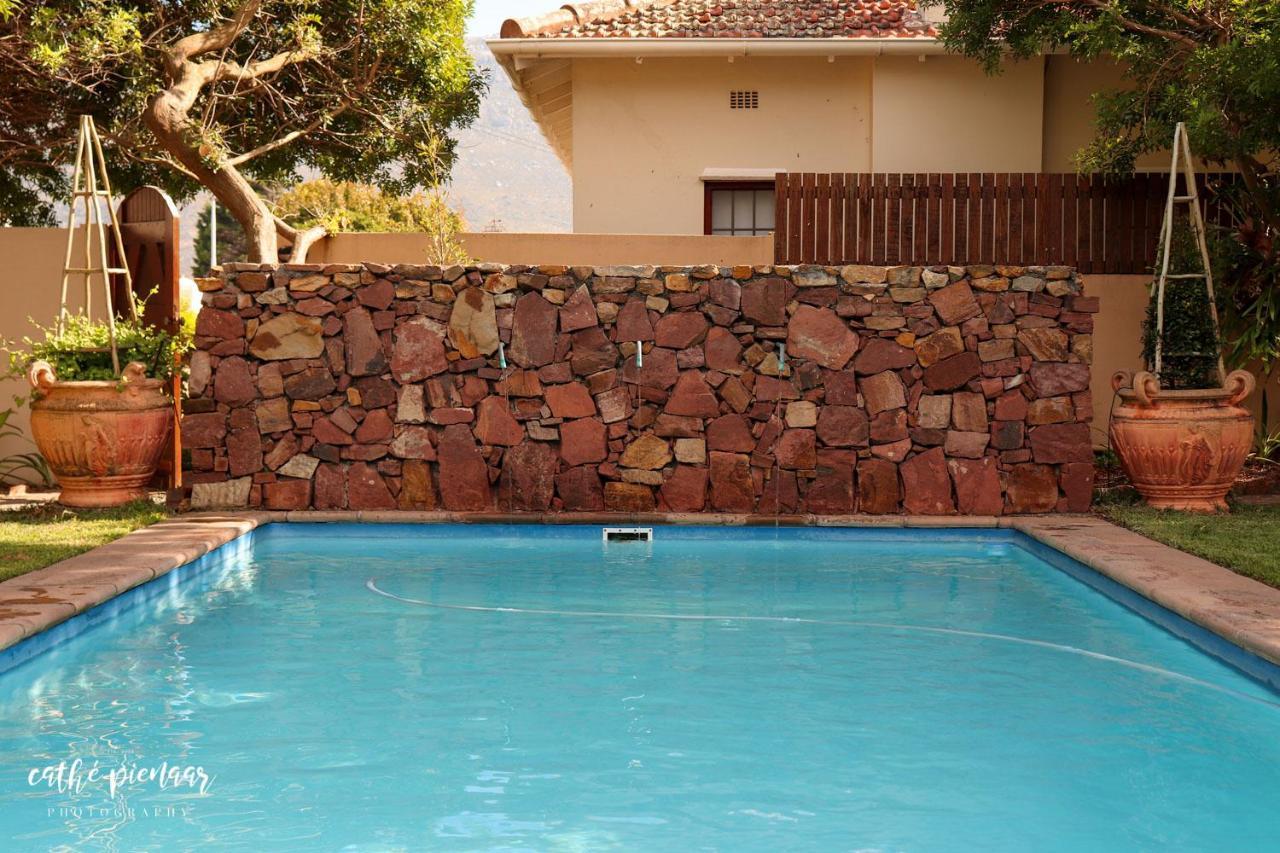 A Tuscan Villa Guest House Fish Hoek Extérieur photo